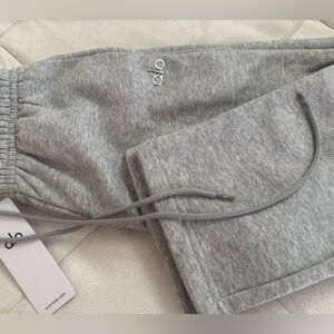 ALO Yoga Heather Gray Joggers
